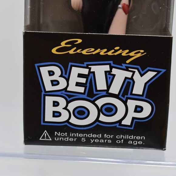 Funko Wacky Wobbler Evening Betty Boop - Picture 5 of 9